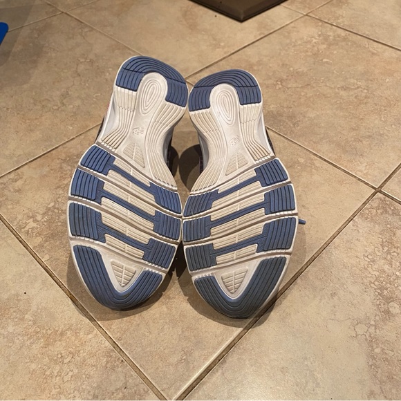 New Balance Women’s Sneakers - Picture 6 of 6